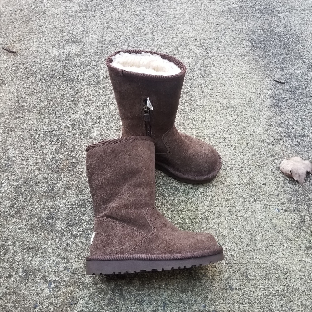 Kids chocolate Uggs lil sunshine boots sz 10